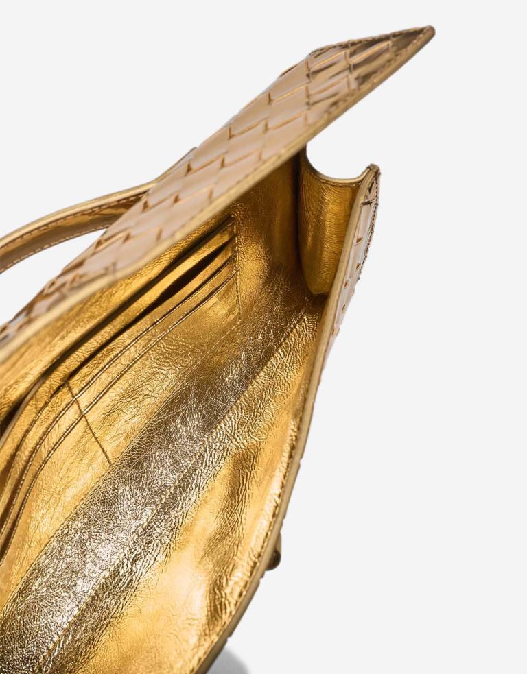 Bottega Veneta Andiamo Clutch Patent Metallic Gold Inside | Sell your designer bag