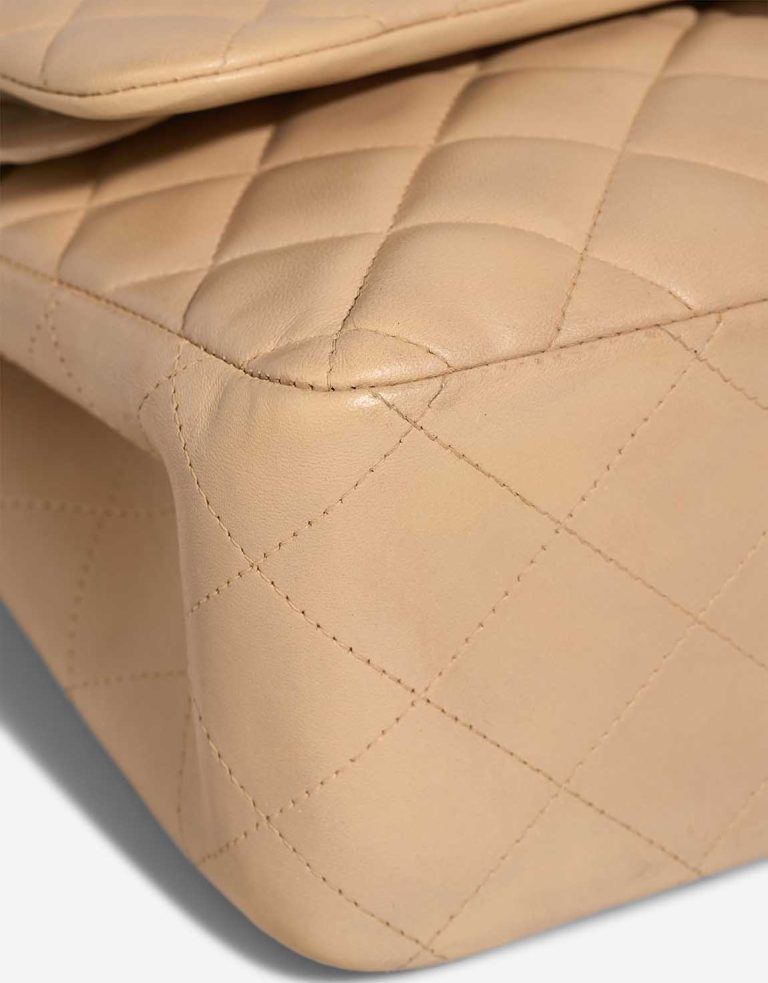 Chanel Timeless Jumbo Lamb Beige Signs of wear | Sell your designer bag