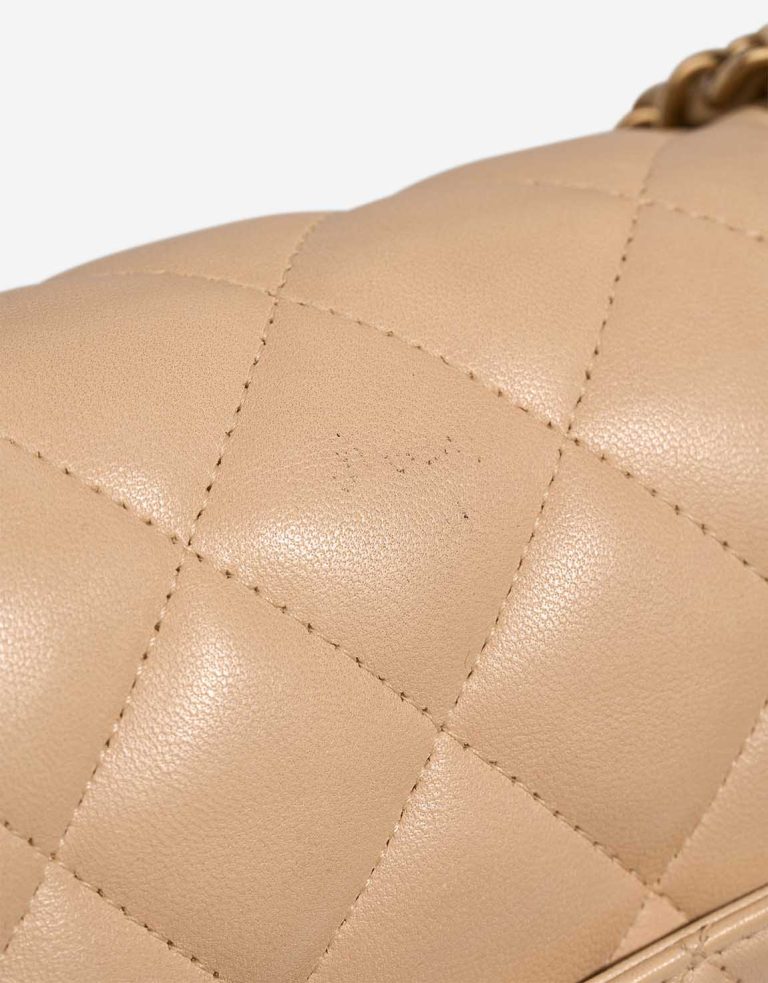 Chanel Timeless Jumbo Lamb Beige Signs of wear | Sell your designer bag
