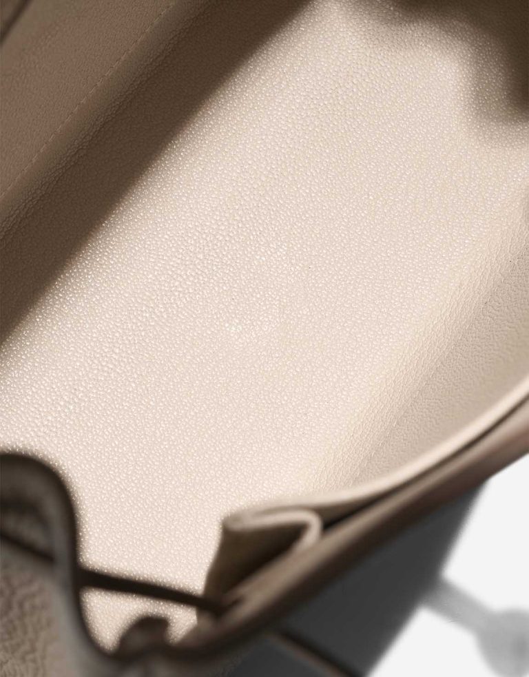 Hermès Kelly 25 Togo Craie Signs of wear | Sell your designer bag