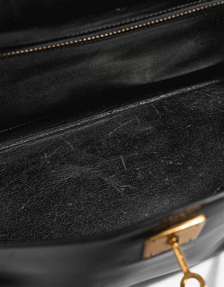 Hermès Kelly 32 Box Black Signs of wear | Sell your designer bag