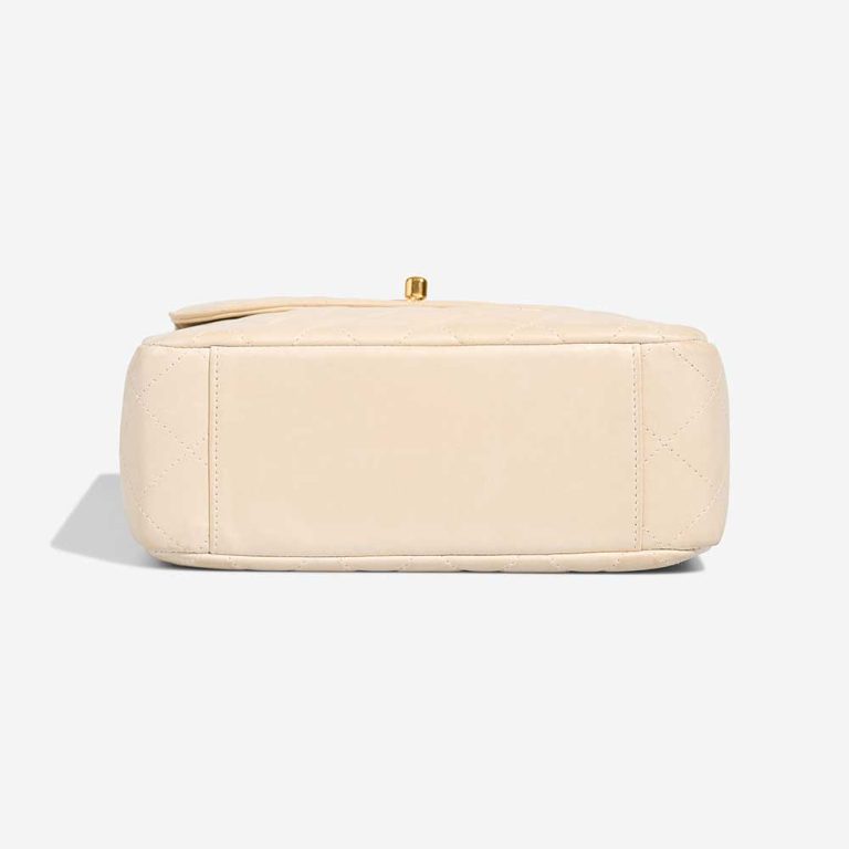 Chanel Flap Bag Medium Lamb Cream | Sell your designer bag