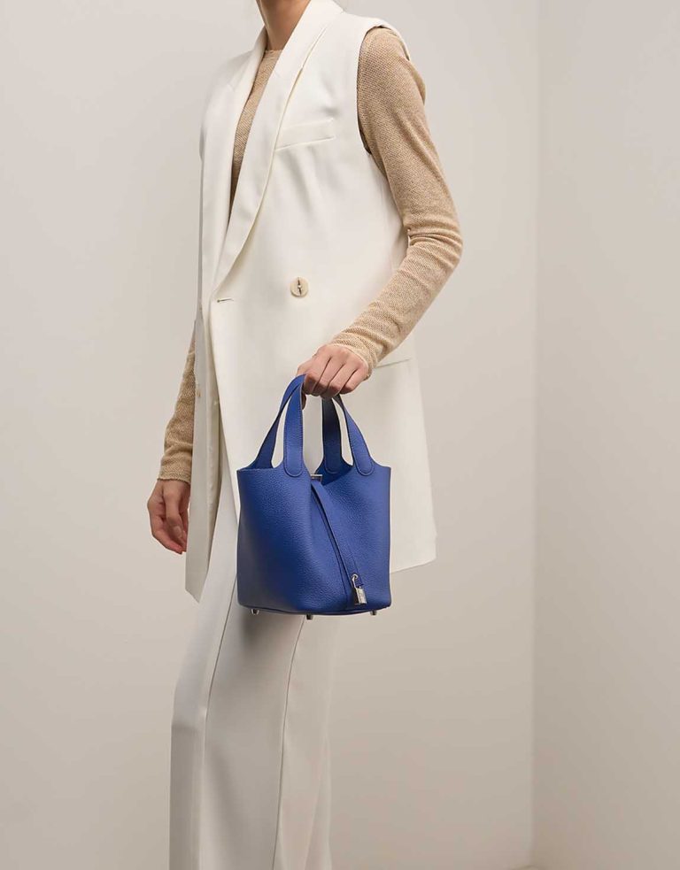 Hermès Picotin 18 Taurillon Maurice Bleu Royal on Model | Sell your designer bag