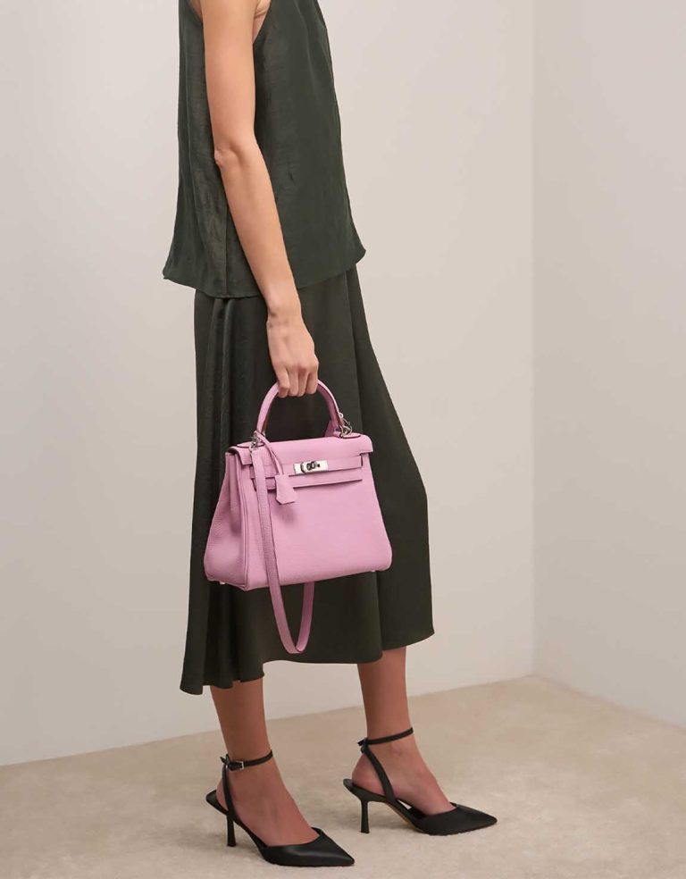 Hermès Kelly 28 Togo Mauve Sylvestre on Model | Sell your designer bag
