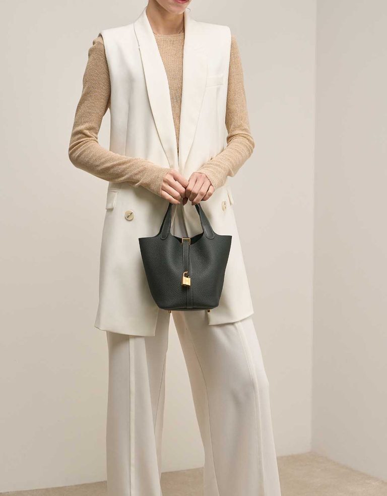 Hermès Picotin 18 Clémence Vert Foncé on Model | Sell your designer bag