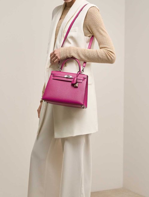 Hermès Kelly 25 Epsom Rose Pourpre on Model | Sell your designer bag
