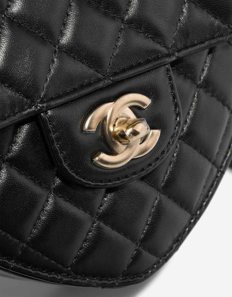 Chanel Timeless Heart Medium Lamb Black Closing System | Sell your designer bag