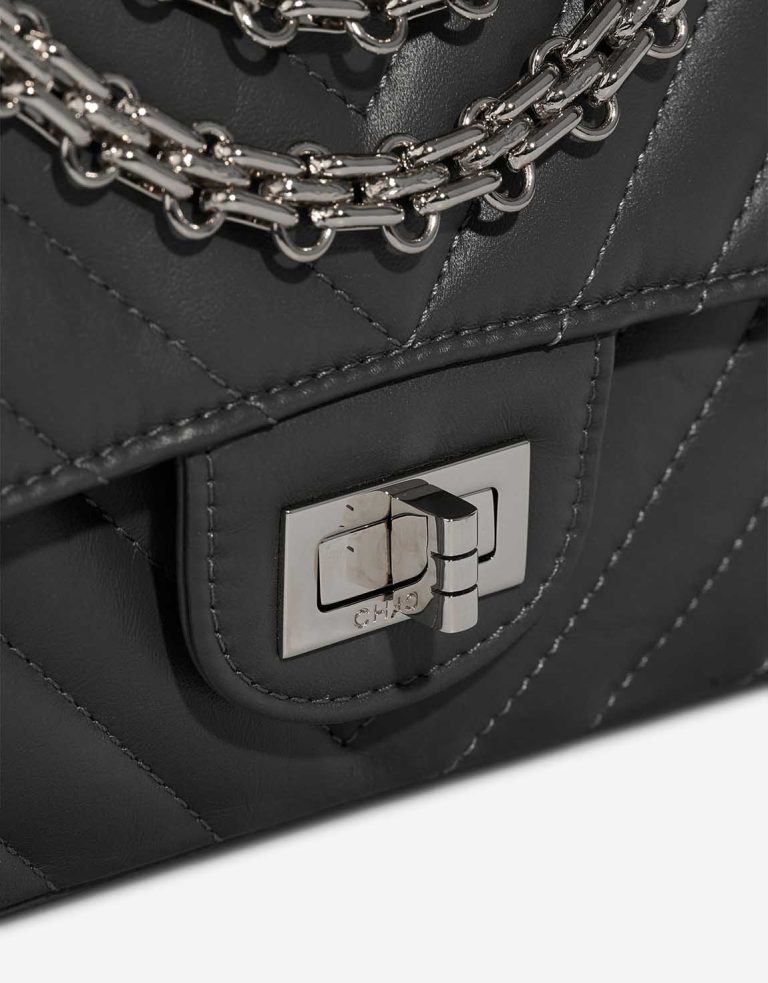 Chanel 2.55 Reissue 224 Lamb Grey Closing System | Sell your designer bag