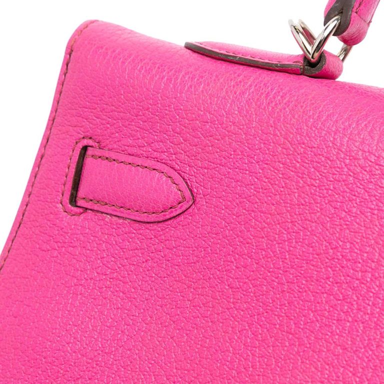Hermès Kelly 32 Chèvre Mysore Fuchsia Signs of wear | Sell your designer bag
