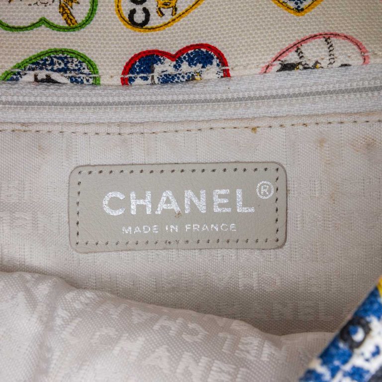 Chanel Small Canvas Valentine Heart White / Multicolour Logo | Sell your designer bag
