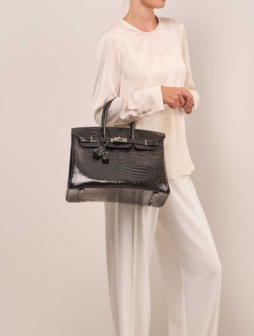 Hermès Birkin 35 Porosus Crocodile Black on Model | Sell your designer bag