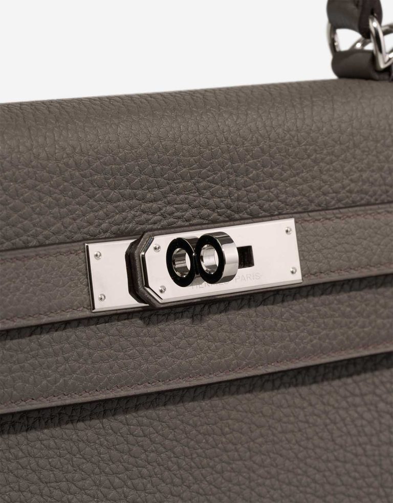 Hermès Kelly 28 Togo Gris Étain Closing System | Sell your designer bag