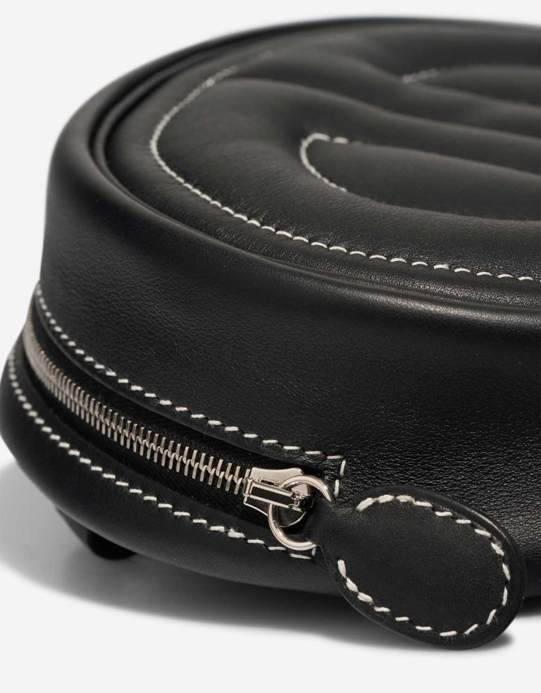 Hermès In-the-Loop Banane Belt Bag Swift Black Closing System | Sell your designer bag