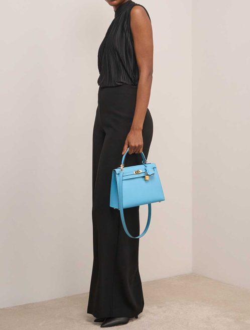 Hermès Kelly 25 Epsom Bleu Céleste on Model | Sell your designer bag