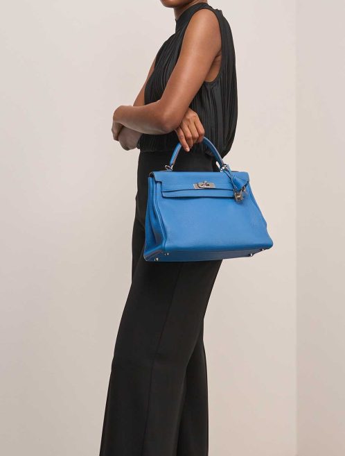 Hermès Kelly 32 Clémence Bleu Hydra on Model | Sell your designer bag