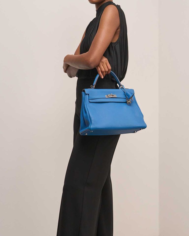 Hermès Kelly 32 Clémence Bleu Hydra on Model | Sell your designer bag