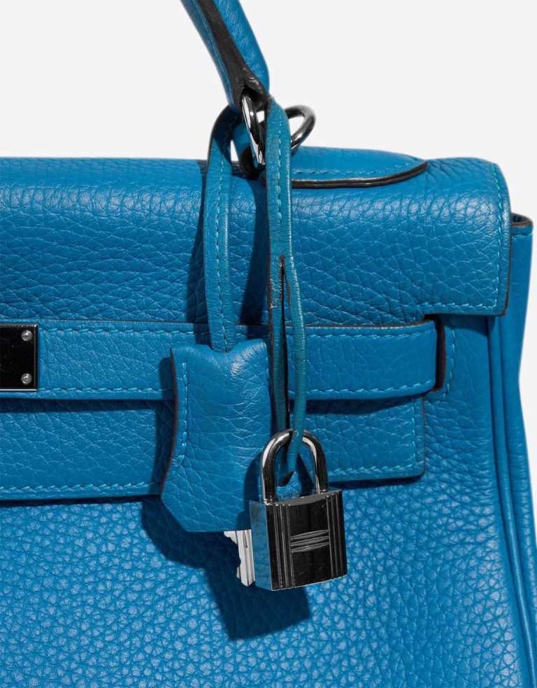 Hermès Kelly 32 Clémence Bleu Hydra Signs of wear | Sell your designer bag