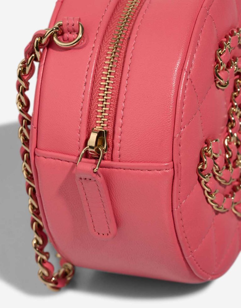 Chanel 19 Round Clutch Lamb Pink Closing System | Sell your designer bag