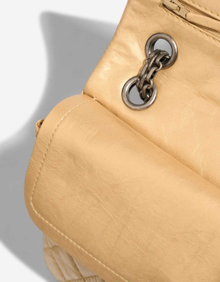 Chanel 2.55 Reissue 224 Aged Calf Gold Signs of wear | Sell your designer bag