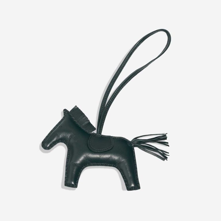 Hermès Rodeo MM Milo Lamb Vert Cyprès Front | Sell your designer bag