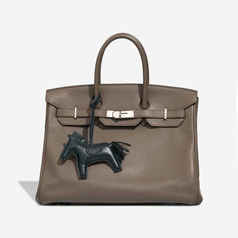 Hermès Rodeo MM Milo Lamb Vert Cyprès Front | Sell your designer bag