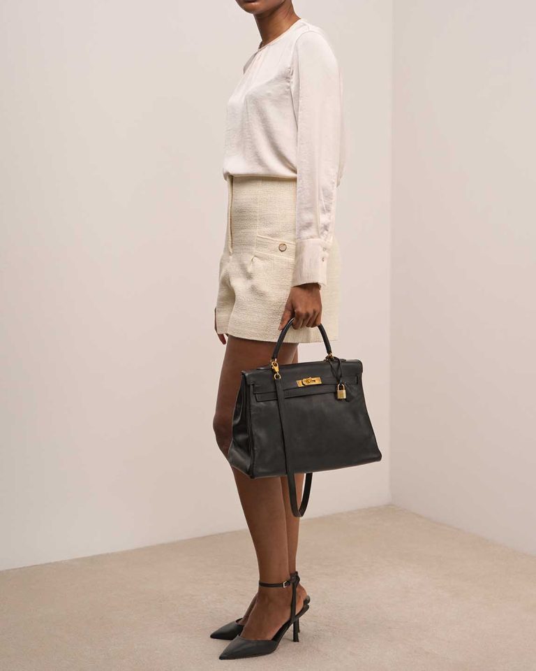 Hermès Kelly 35 Epsom Black on Model | Sell your designer bag