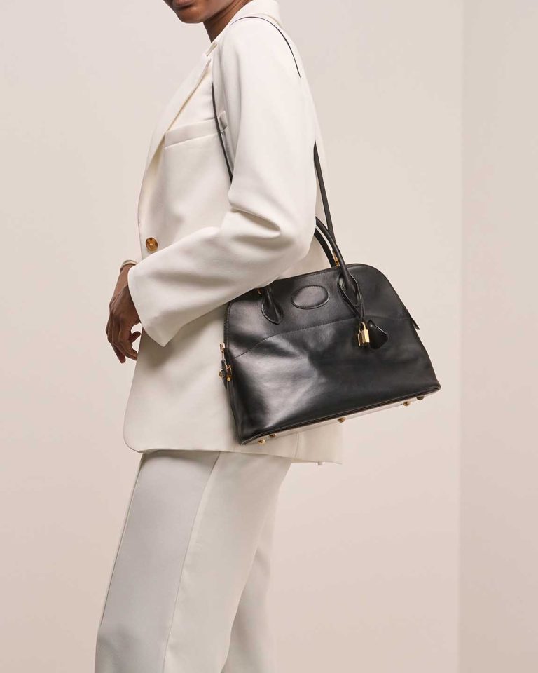 Hermès Bolide 31 Box Black on Model | Sell your designer bag
