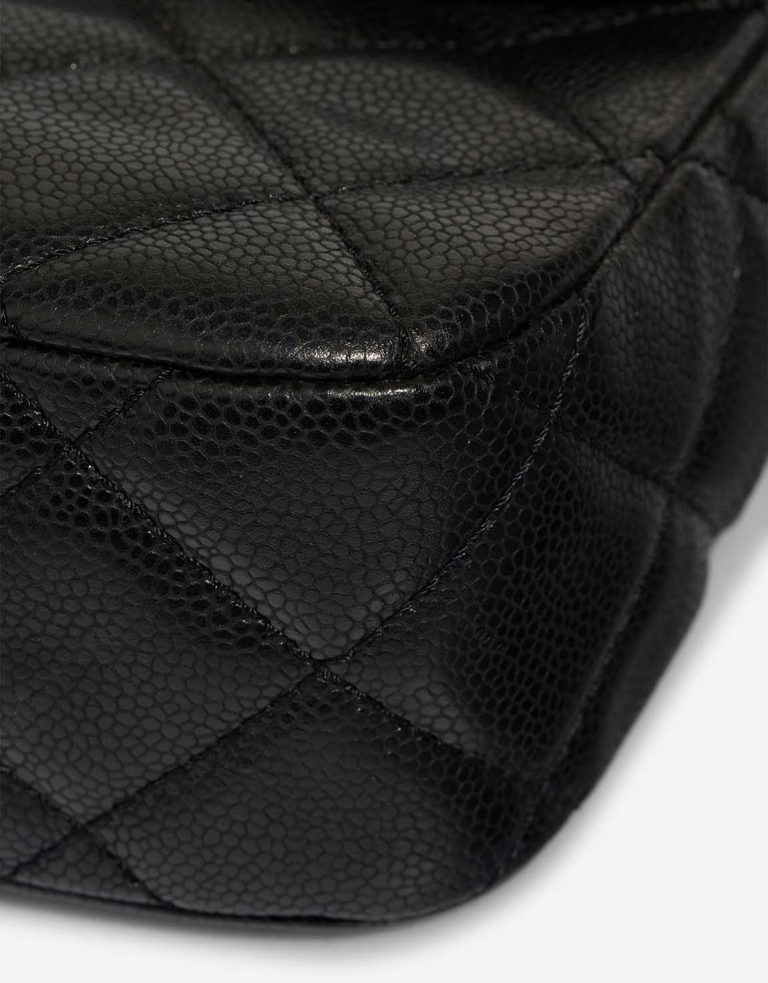 Chanel Timeless Medium Caviar Black Signs of wear | Sell your designer bag