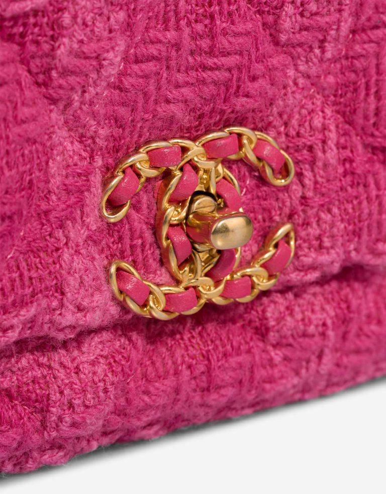 Chanel 19 Belt Bag Small Tweed Pink Closing System | Sell your designer bag
