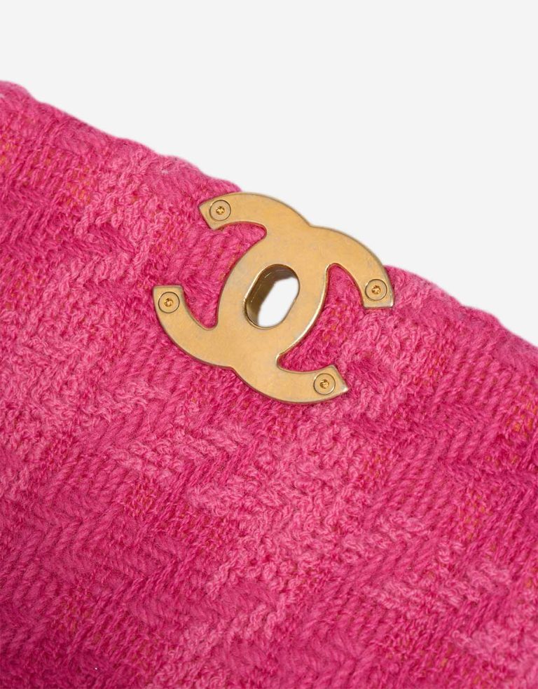 Chanel 19 Belt Bag Small Tweed Pink Signs of wear | Sell your designer bag