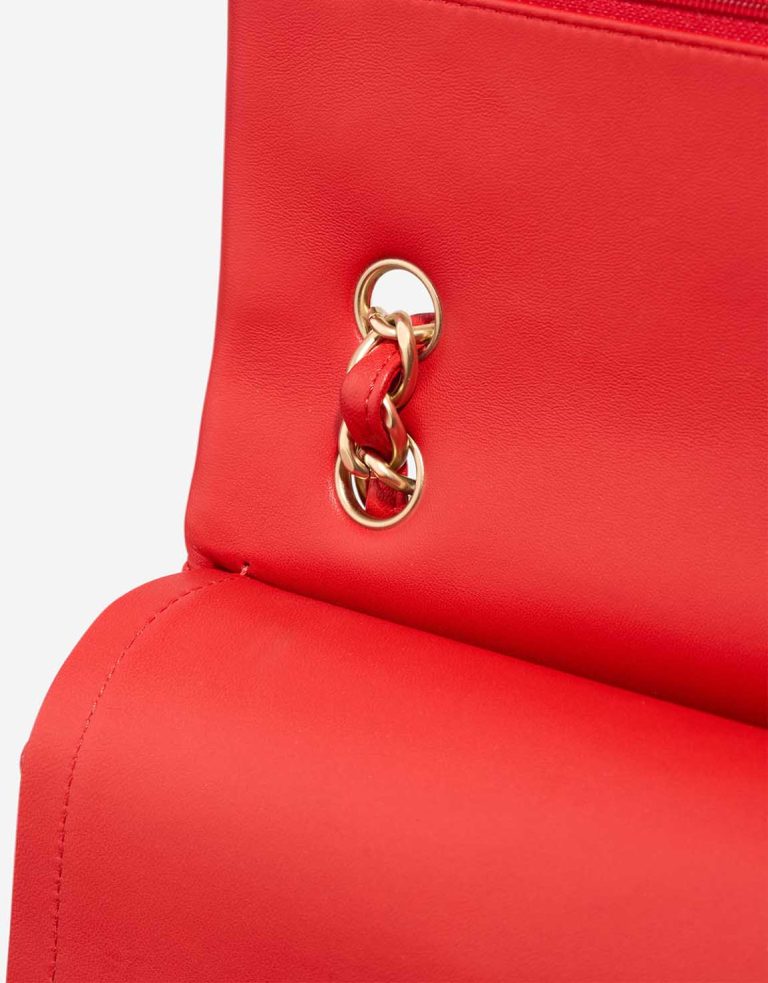 Chanel Timeless Maxi Lamb Red Signs of wear | Sell your designer bag