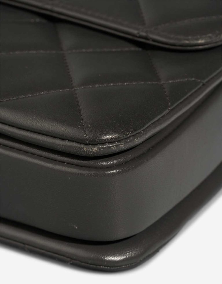Chanel Trendy CC Medium Lamb Dark Grey Signs of wear | Sell your designer bag