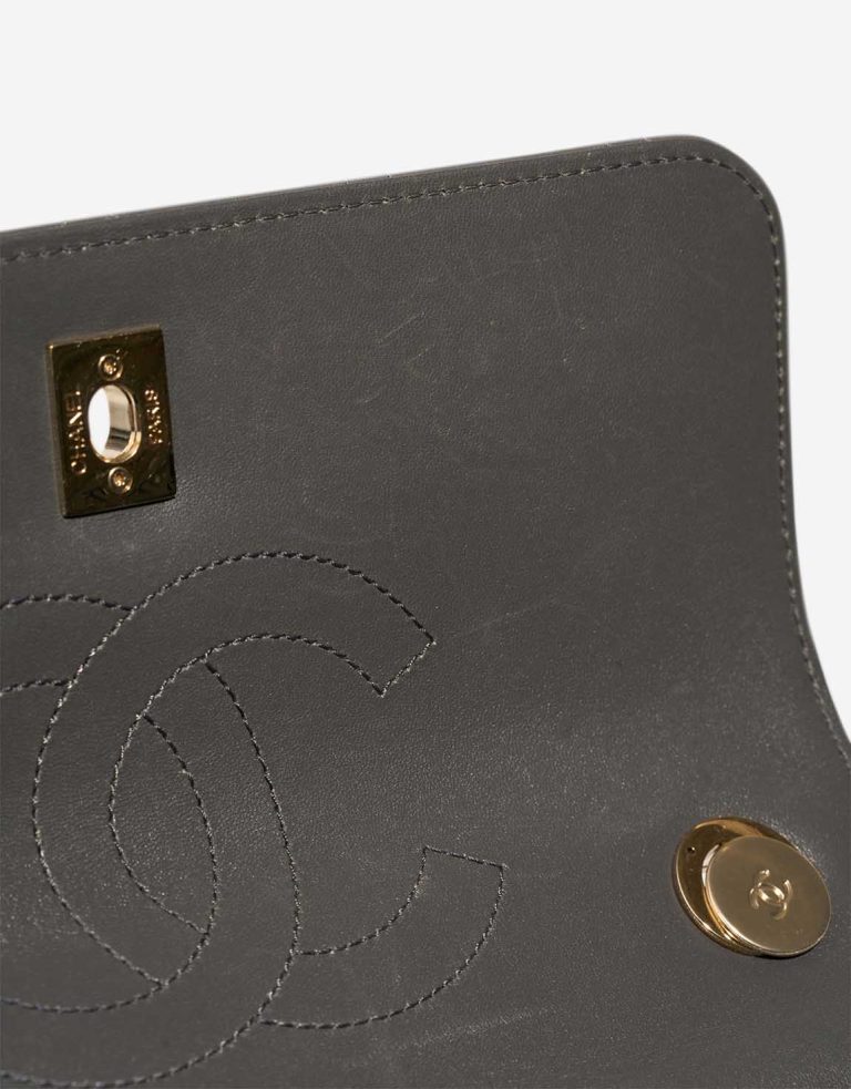 Chanel Trendy CC Medium Lamb Dark Grey Signs of wear | Sell your designer bag