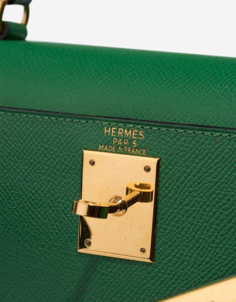 Hermès Kelly 28 Courchevel Vert Émeraude Logo | Sell your designer bag