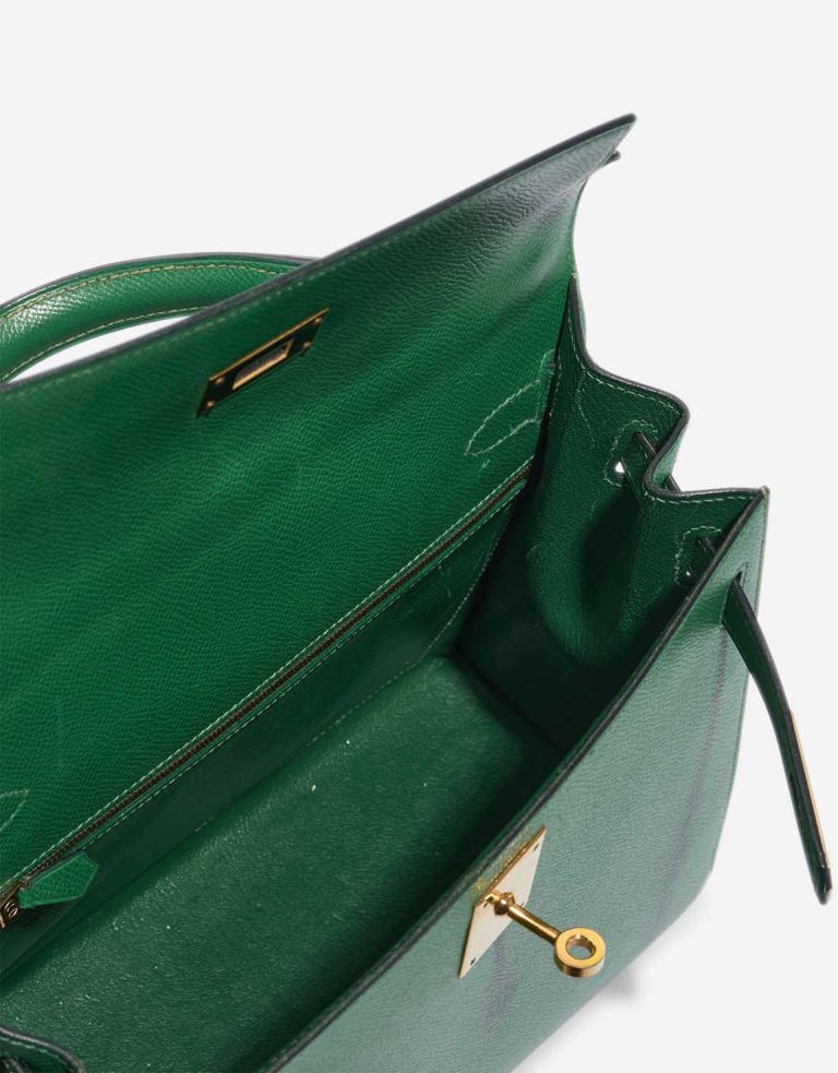 Hermès Kelly 28 Courchevel Vert Émeraude Inside | Sell your designer bag
