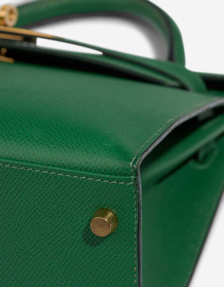 Hermès Kelly 28 Courchevel Vert Émeraude Signs of wear | Sell your designer bag