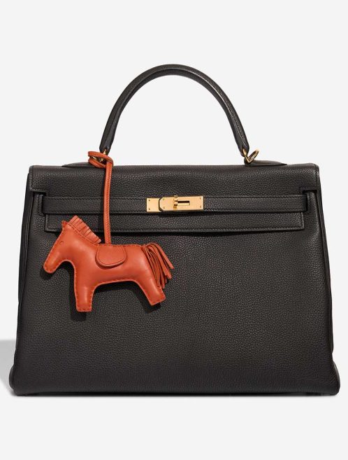 Hermès Rodeo MM Milo Lamb Cuivre Closing System | Sell your designer bag