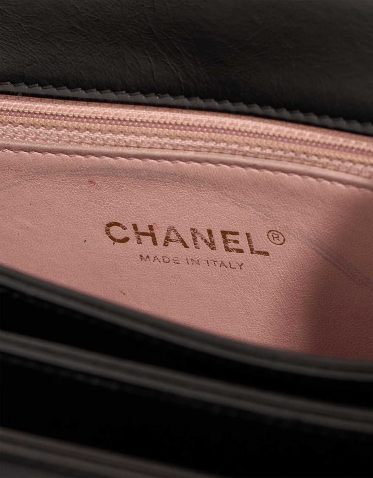 Chanel Around The Corner Flap Bag Medium Calf Black Logo | Sell your designer bag