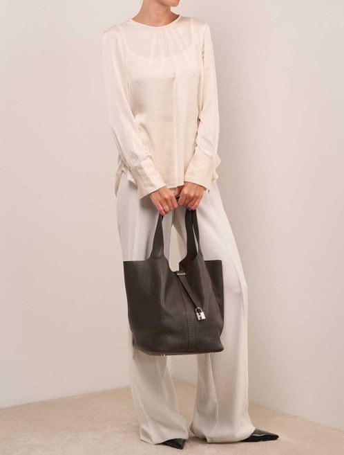 Hermès Picotin 33 Clémence Chocolat on Model | Sell your designer bag