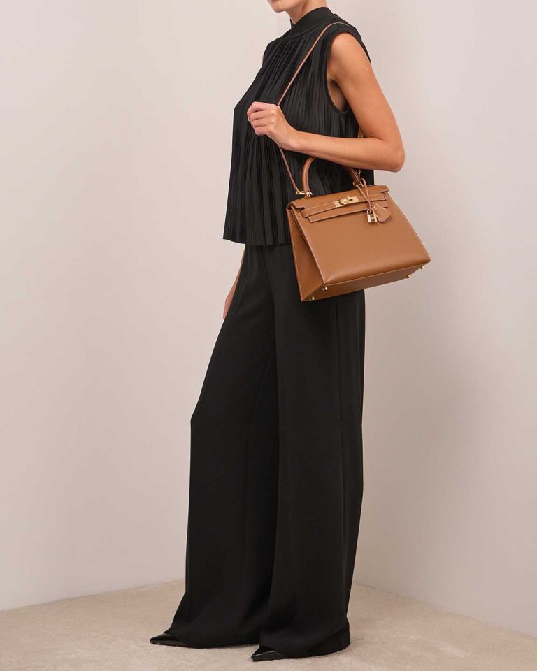 Hermès Kelly 28 Courchevel Gold Front | Sell your designer bag