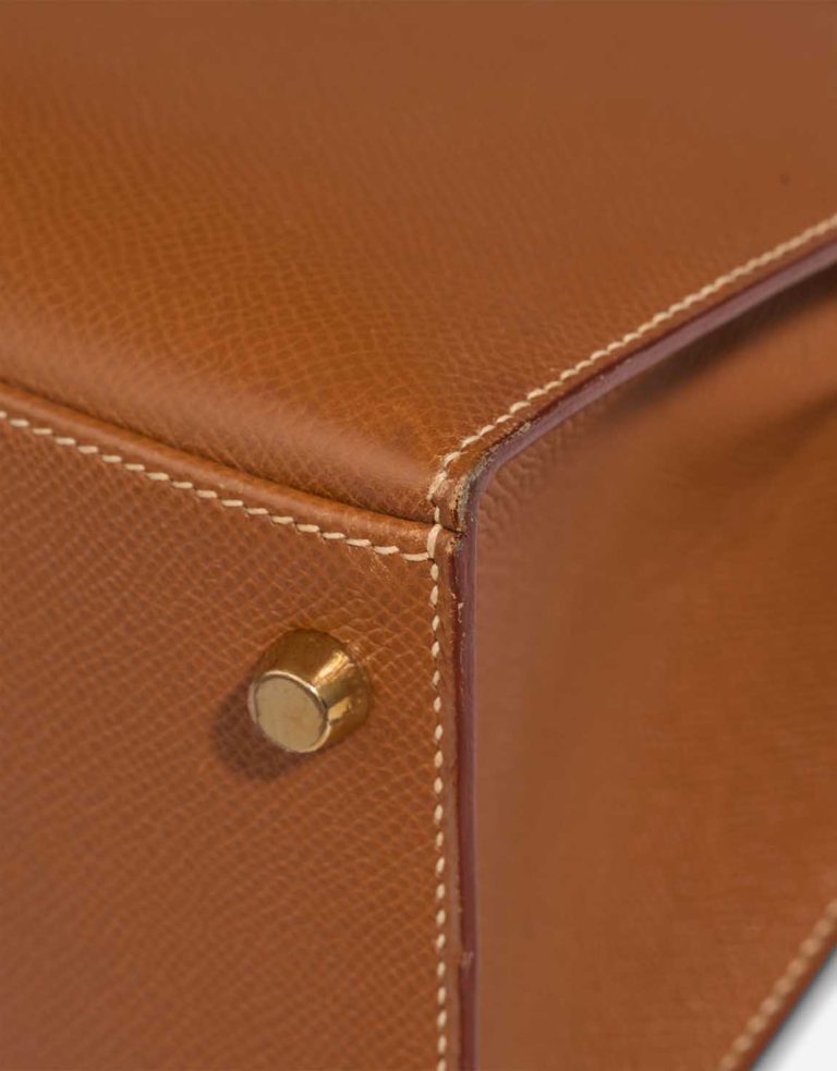 Hermès Kelly 28 Courchevel Gold Signs of wear | Sell your designer bag