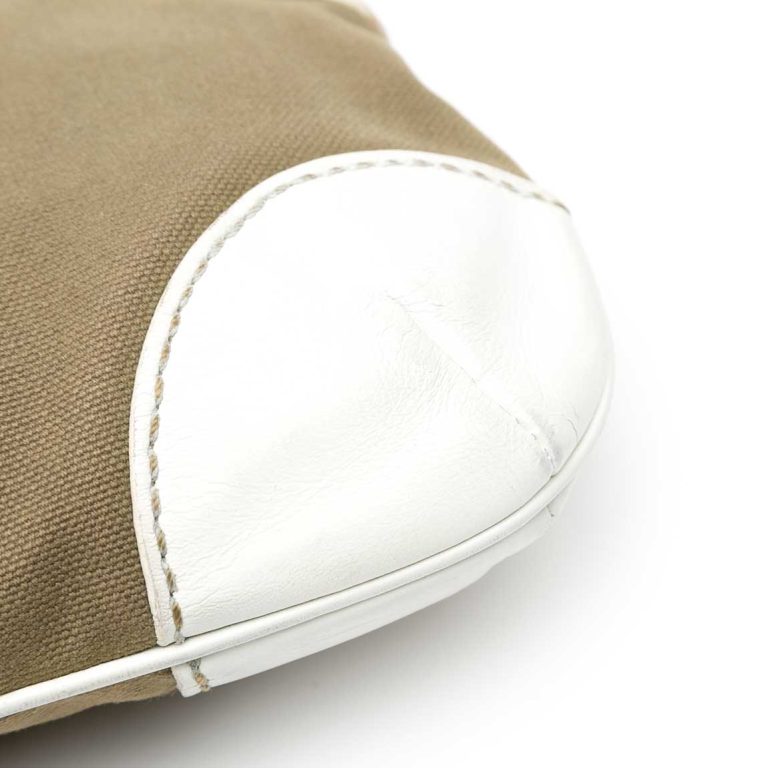 Chanel Olsen CC Shoulder Bag Canvas / Lamb Brown / White Signs of wear | Sell your designer bag