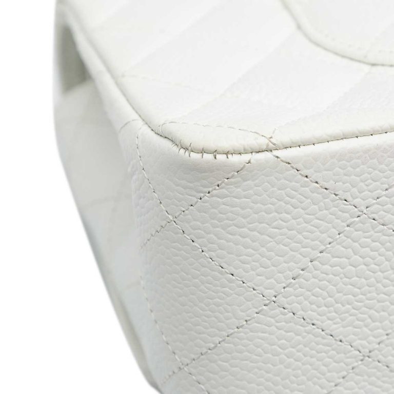 Chanel Timeless Medium Caviar White Signs of wear | Sell your designer bag