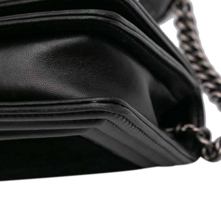 Chanel Boy East-West Lamb / Shearling Black Signs of wear | Sell your designer bag