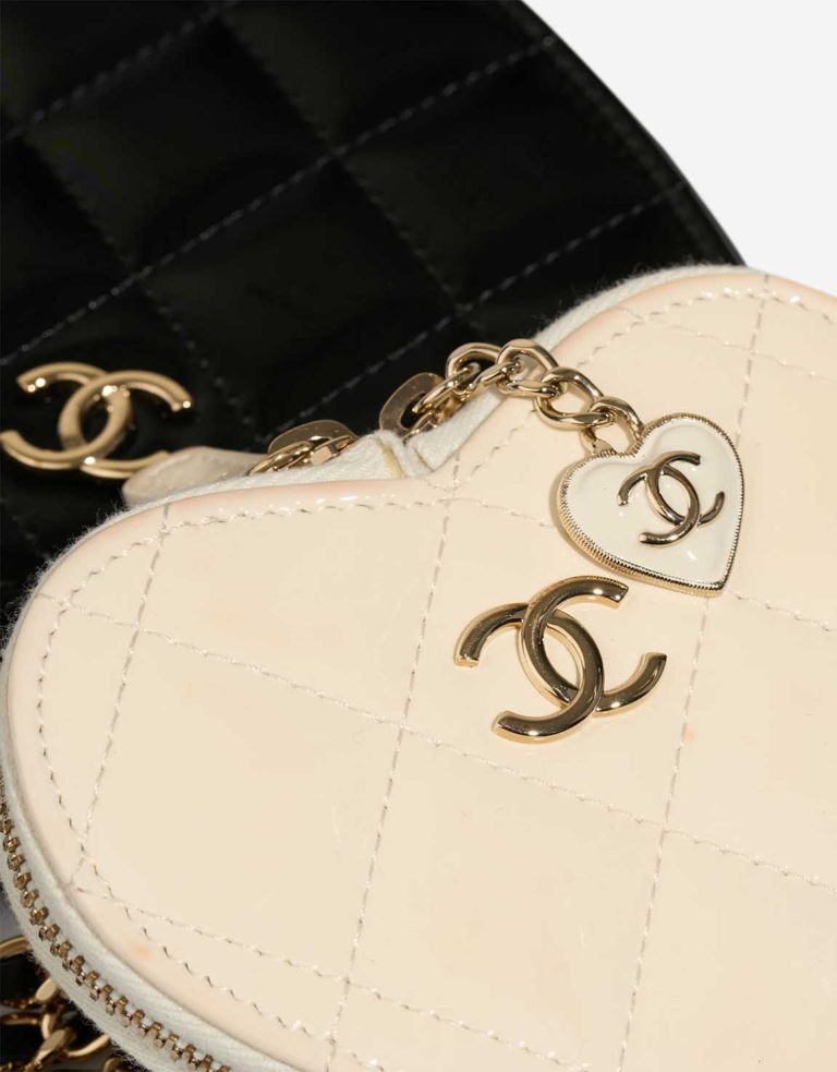 Chanel Timeless Heart Double Bag Small Patent Black / Beige Signs of wear | Sell your designer bag
