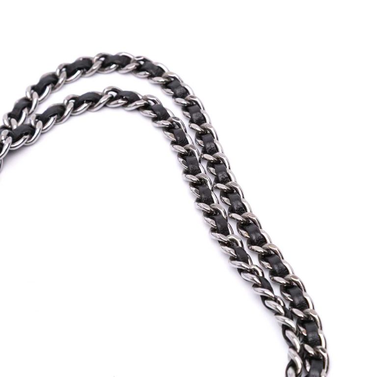 Chanel Timeless Medium Patent / Lamb Black Signs of wear | Sell your designer bag