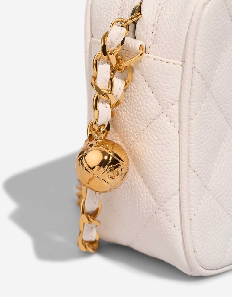 Chanel Camera Bag Caviar White Closing System | Sell your designer bag