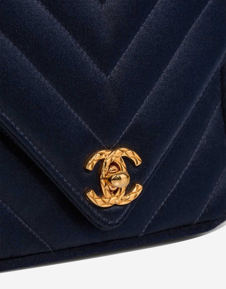 Chanel Timeless Chevron Mini Square Silk Dark Blue Closing System | Sell your designer bag