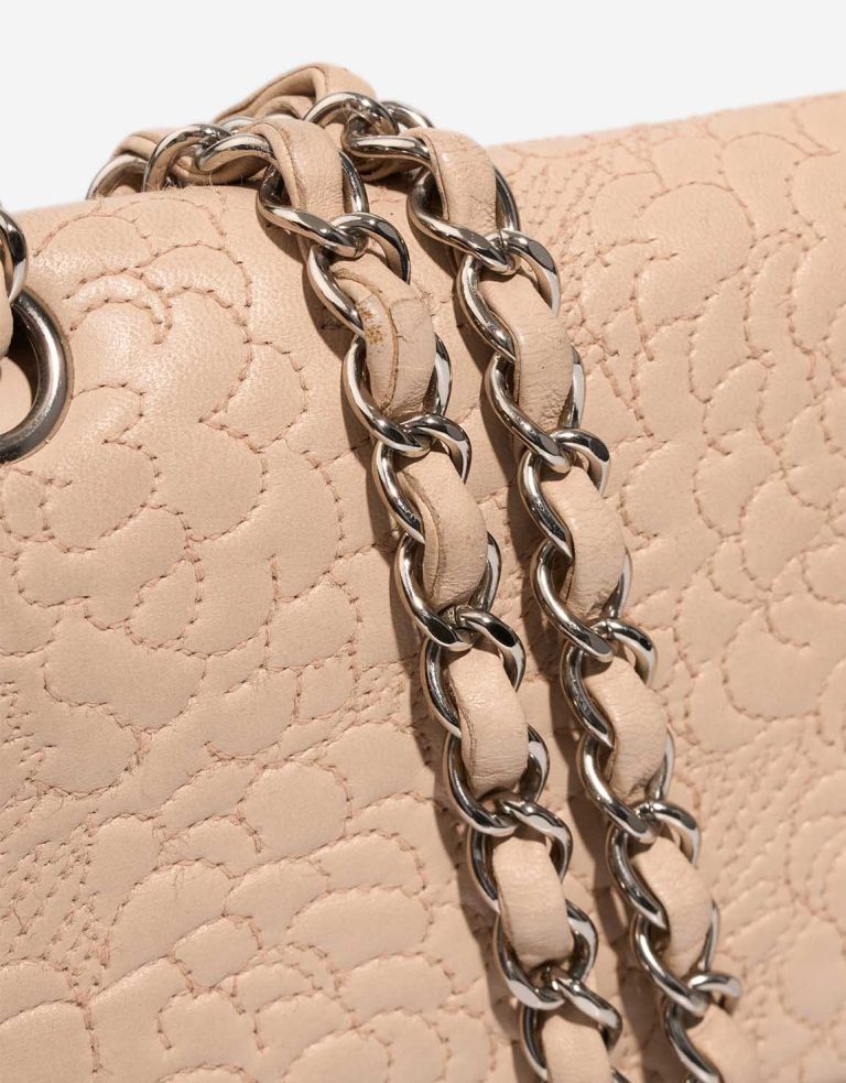 Chanel Timeless Camellia Medium Lamb Light Pink Signs of wear | Sell your designer bag