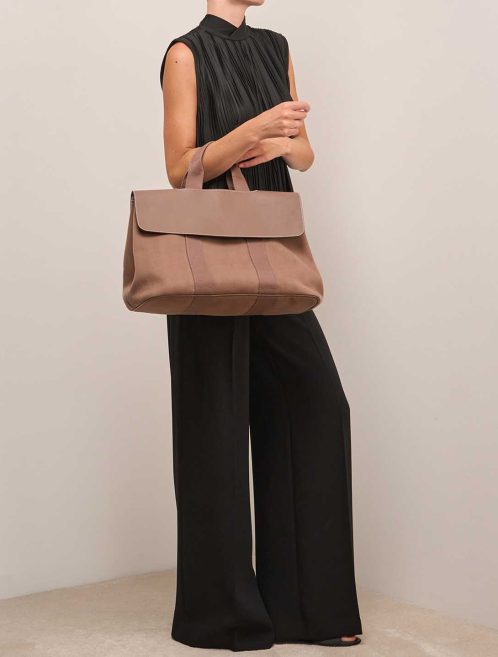 Hermès Valparaiso 41 Swift / Toile Étoupe on Model | Sell your designer bag